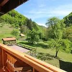 Tourist Farm Zelinc مزرعة للإقامة